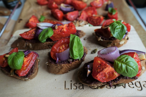 bruschetta recepten - bruschetta recept - bruschetta pesto - bruschetta origineel - bruschetta toppings - hoe maak ik bruschetta - bruschetta maken - bruschetta tomaat