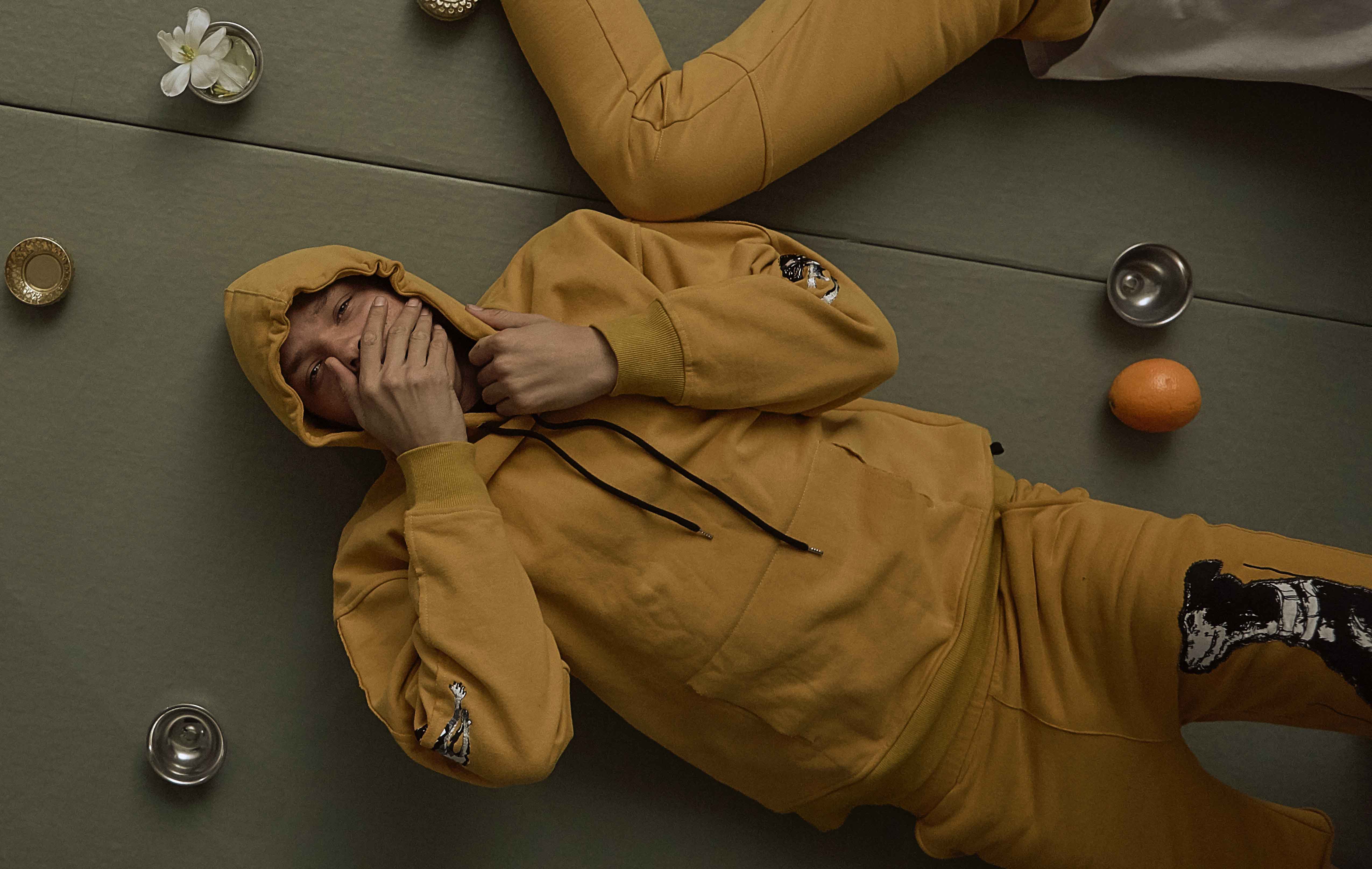 Dit Is Dus Waarom Mannen Graag Met Hun Hand In Hun Broek Zitten Nsmbl