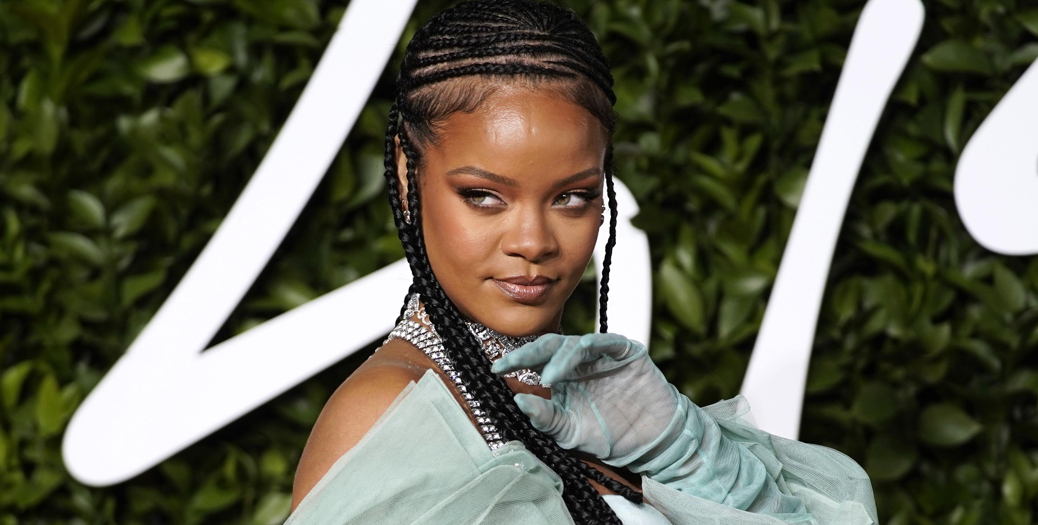 Dit Verdient Rihanna Per Jaar Per Maand En Per Seconde
