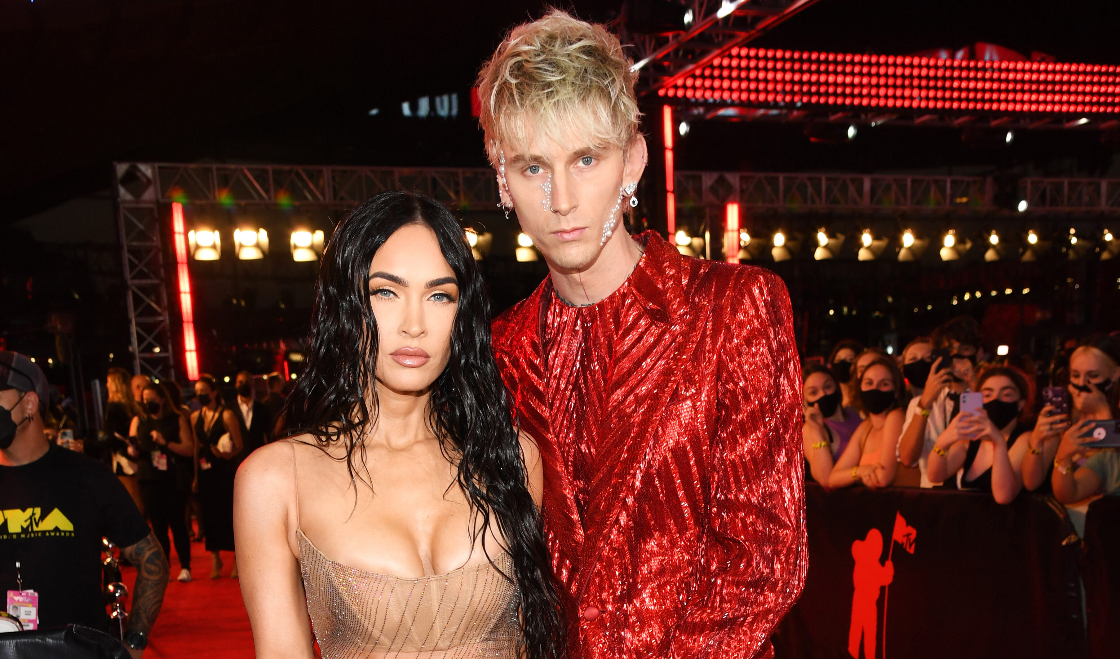 Megan Fox is officieel verloofd met haar vriend Machine Gun Kelly