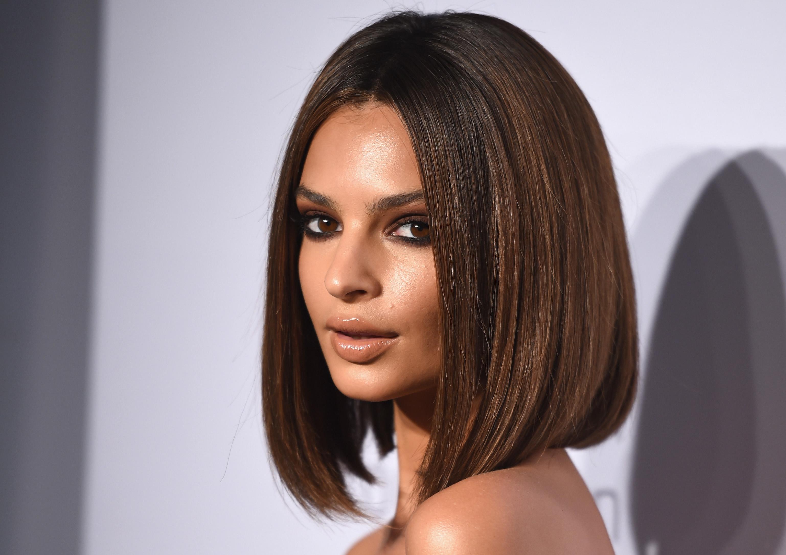 Длинное ровное каре. Лонг боб 2023. Карэ удлиненное каре 2024. Карэ удлиненное каре 2024. Длинное ровное каре.