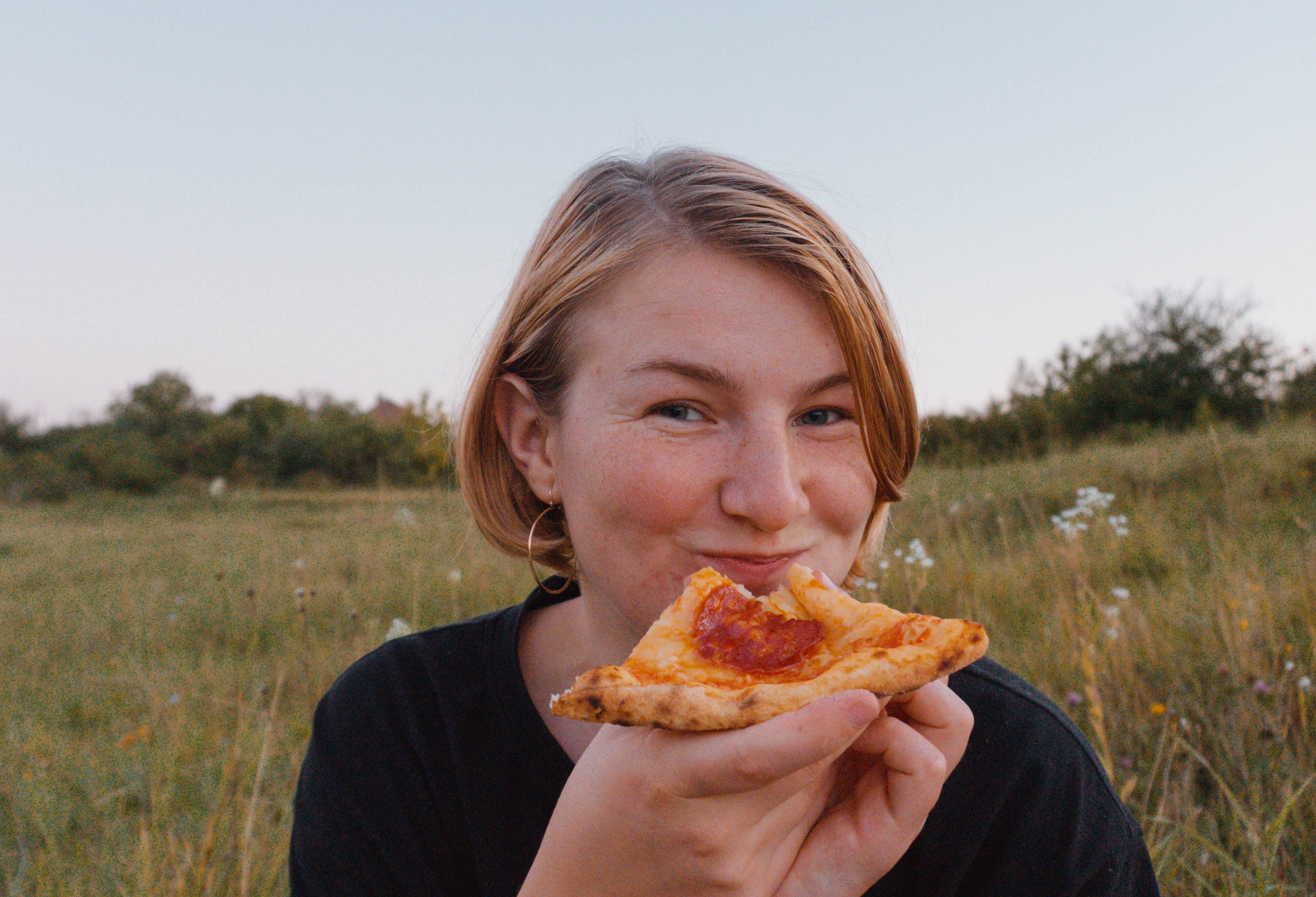 Fast food is alles wat Lena (22) eet, de rest krijgt ze niet weg.