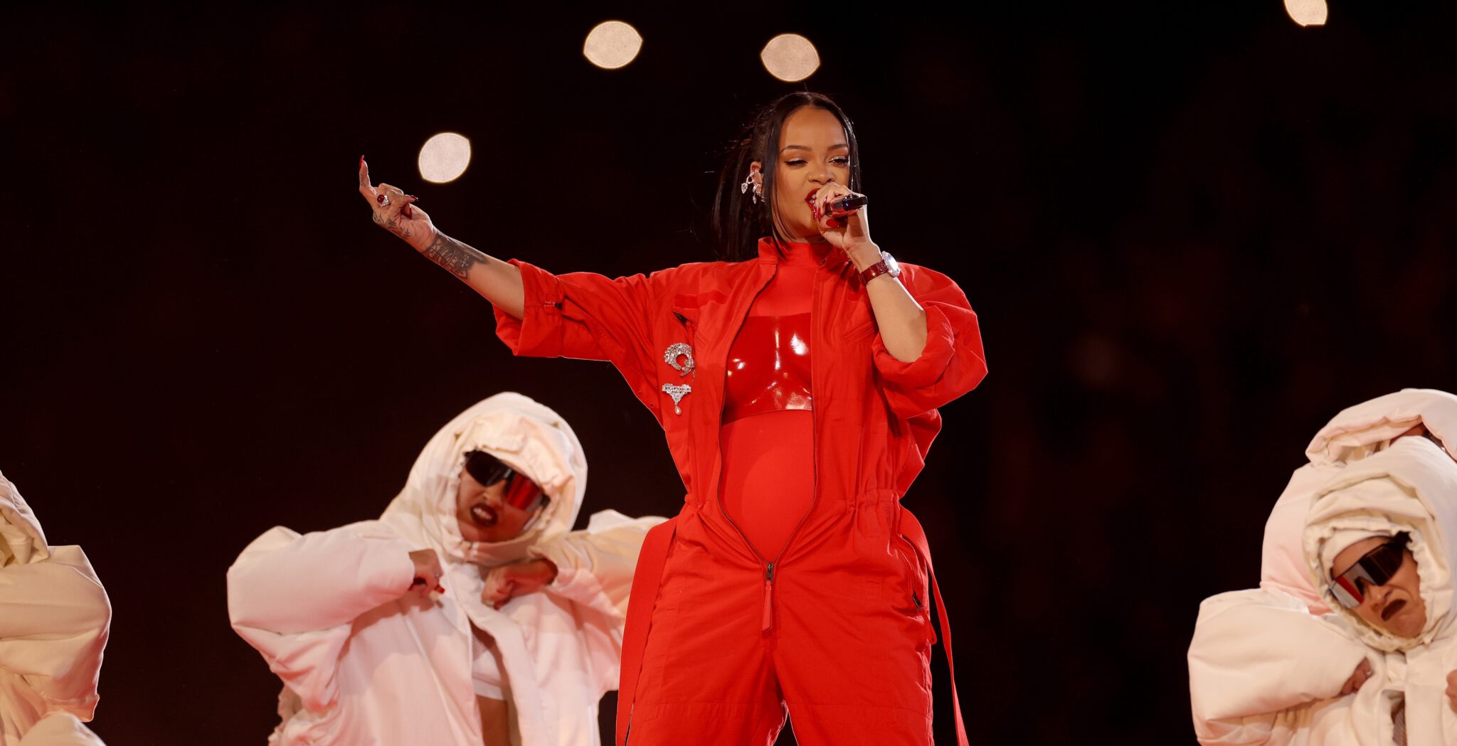Rihanna super bowl halftime show verborgen betekenis