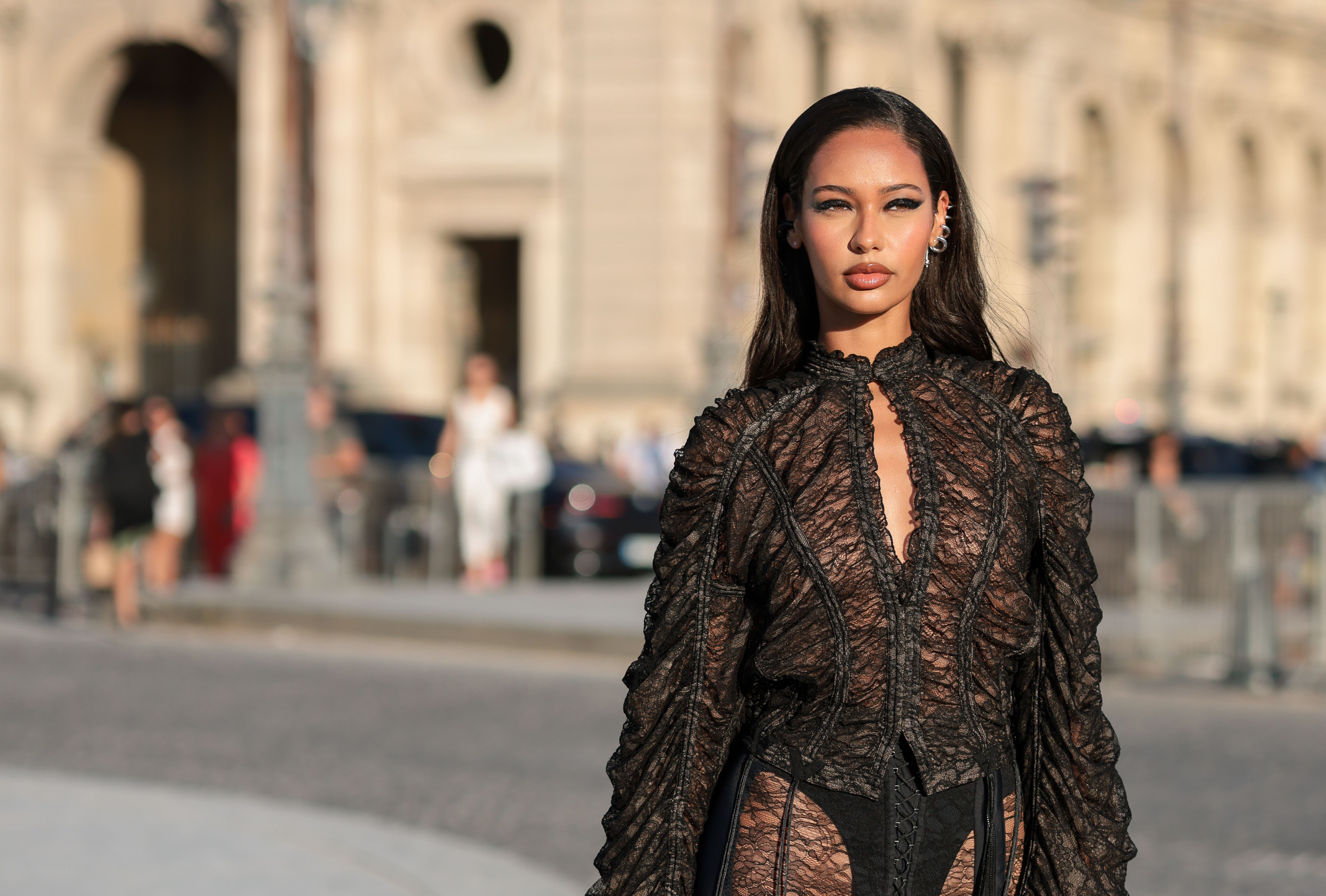 Dark romance trend items