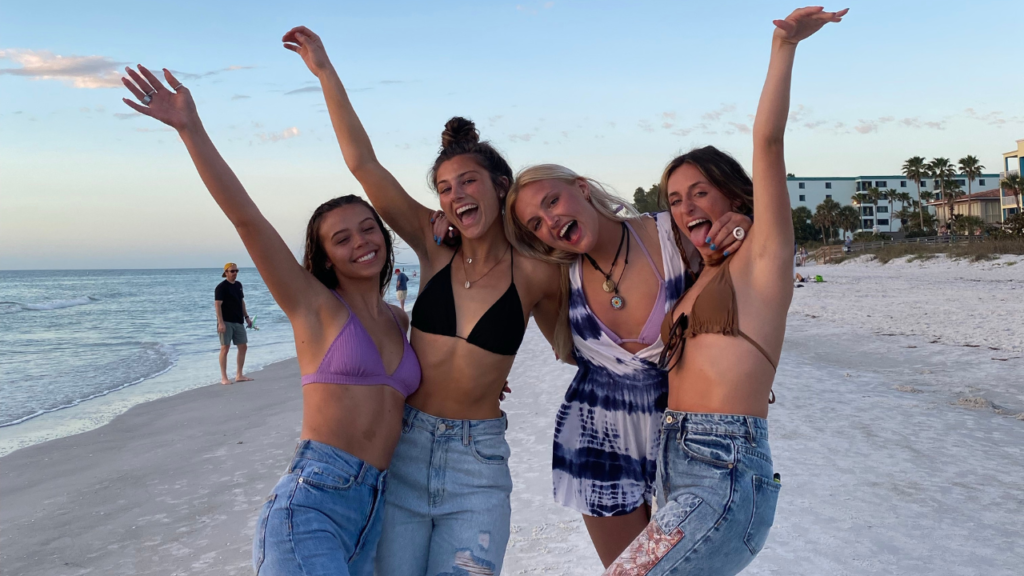 vriendin kleedt zich ordinair