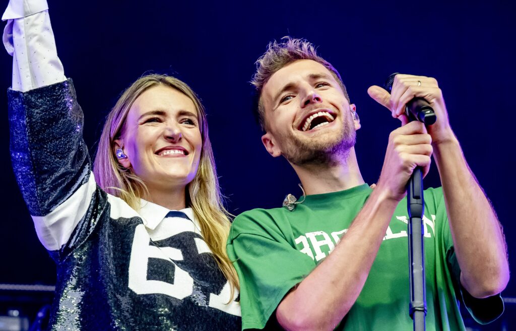 suzan en freek babybuik optreden