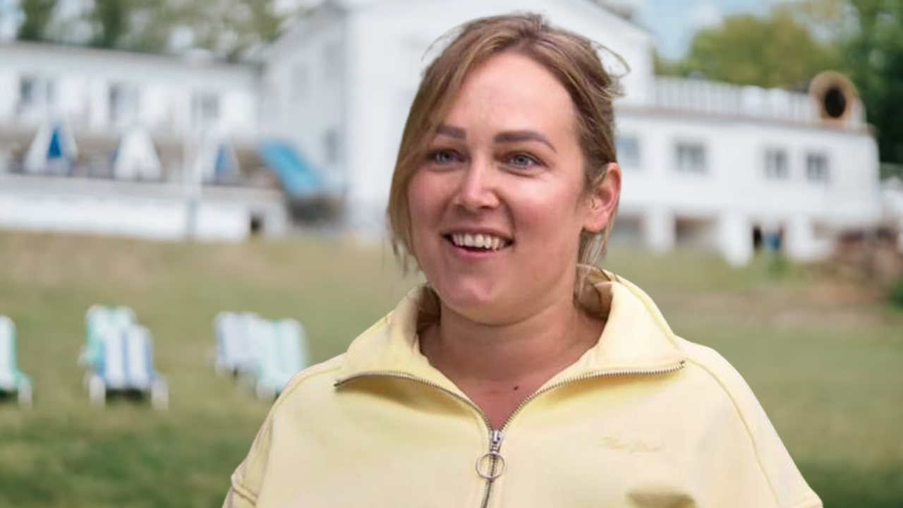 Dit valt ons op aan B&B Vol Liefde-Renske tijdens reünie-opnames