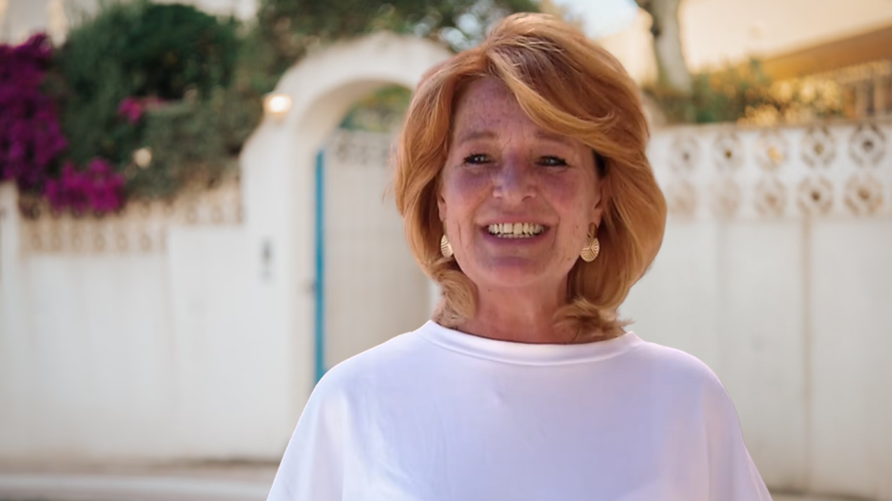 renate bb vol liefde zoenend gespot