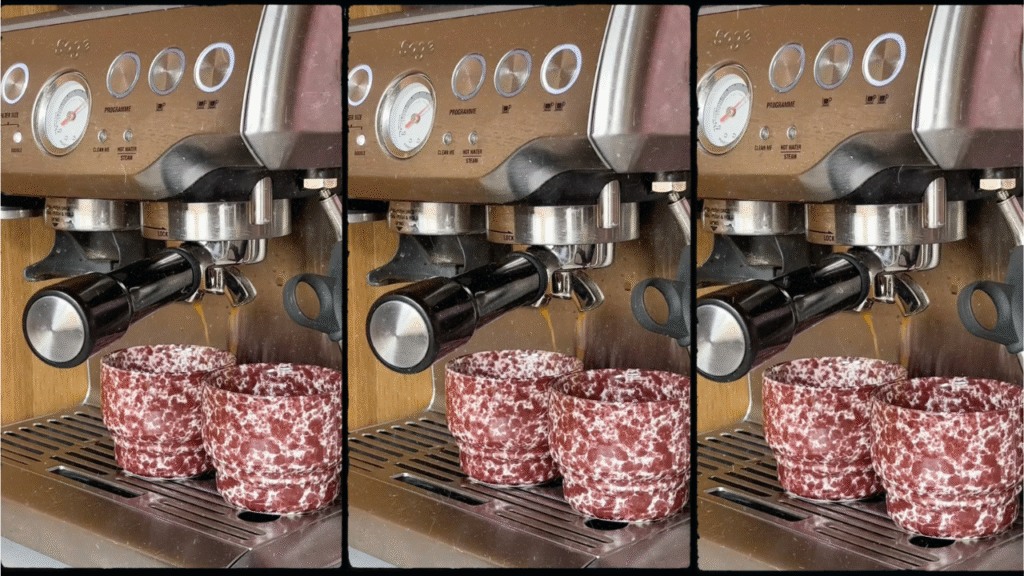 servies hema rood wit gespikkeld viral